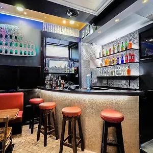Alessandro Palace & Bar Hostel Rom