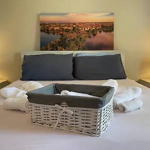 Lotus Eleganza E Accoglienza A Apartment Mantua